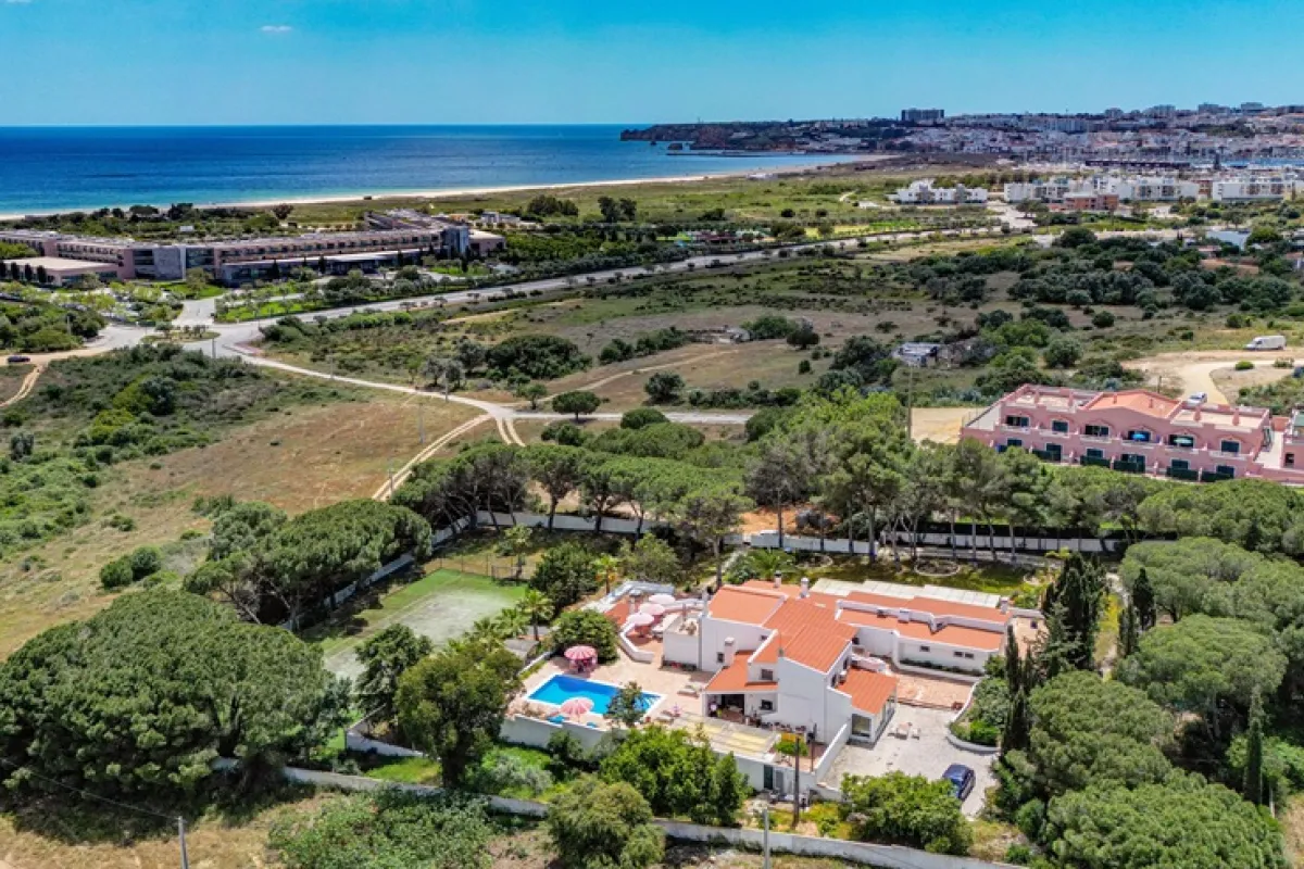 Drone View B&B ligging bij de Oceaan