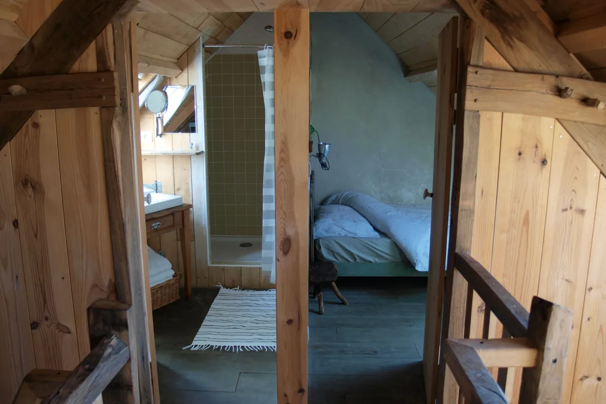 2e Slaapkamer en badkamer Hangar