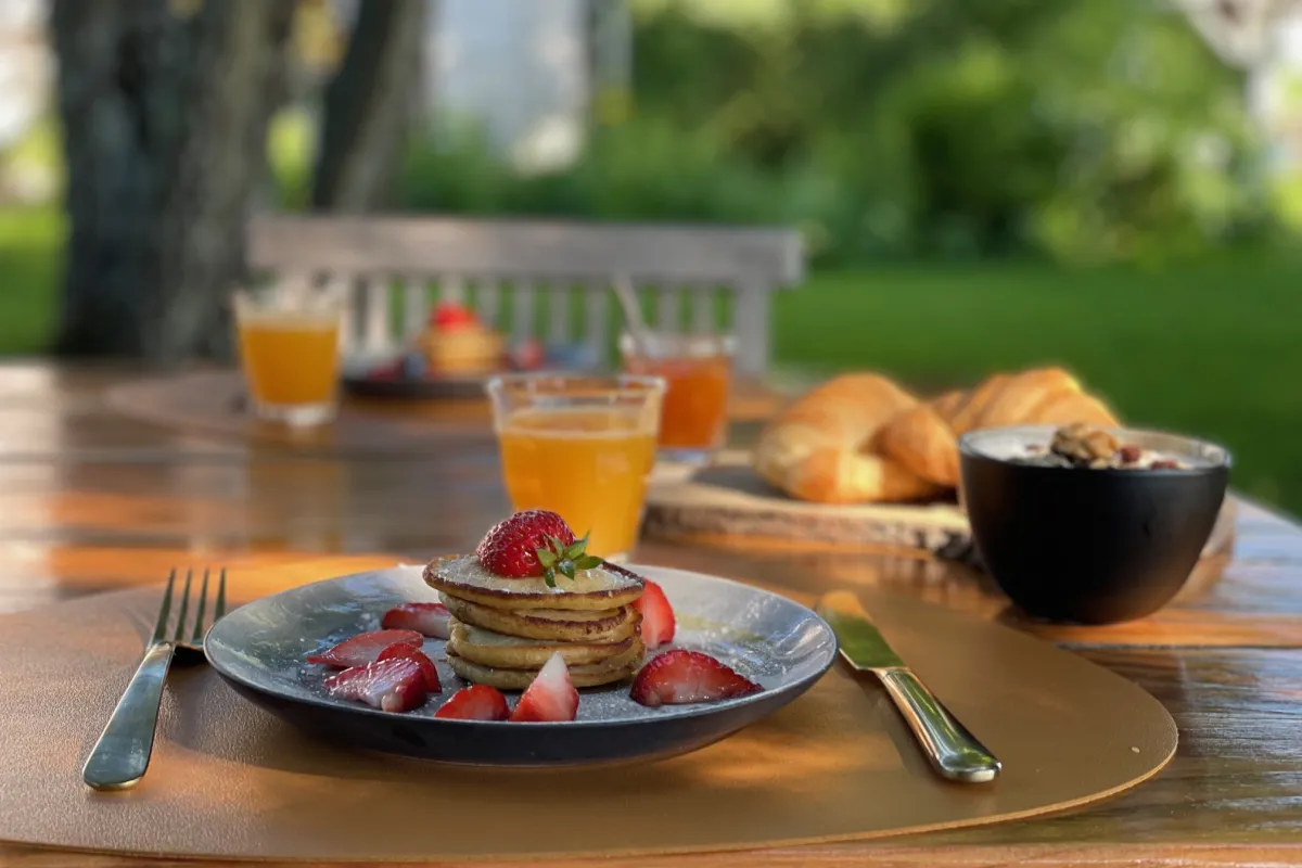 ontbijtje in de tuin
