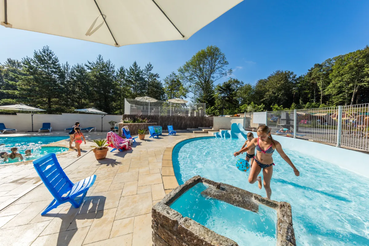 een-onvergetelijke-familievakantie-aan-de-cote-dazur-kindvriendelijke-campings-in-frankrijk.jpg